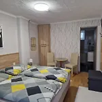 Hajnalka Vendeghaz Penzion 3*