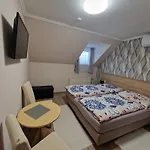 Hajnalka Vendeghaz 3* Bük