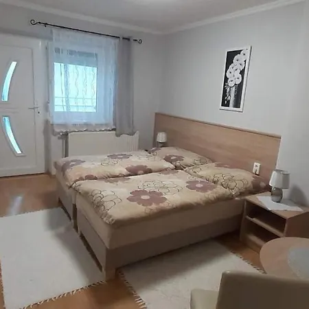 Hajnalka Vendégház 3*