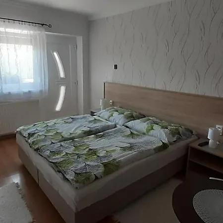 Hajnalka Vendeghaz 3*