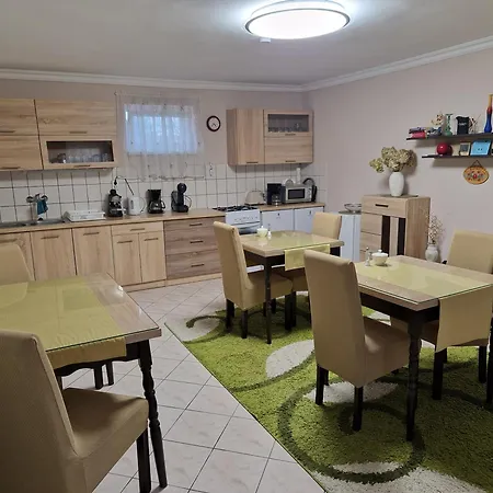 게스트하우스 Hajnalka Vendeghaz