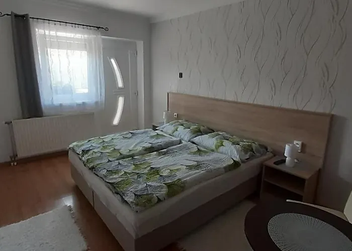 Hajnalka Vendeghaz 3*