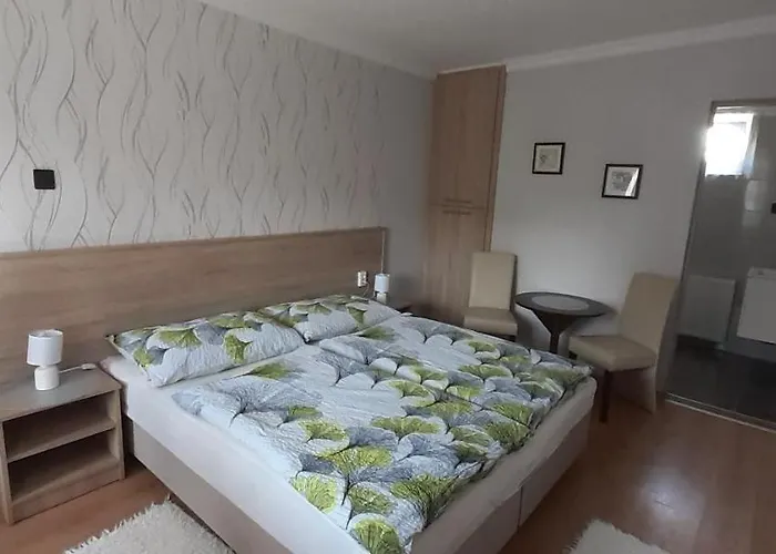 Hajnalka Vendeghaz 3* Bük