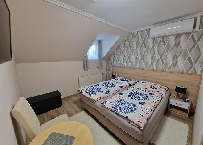 Hajnalka Vendeghaz 3*